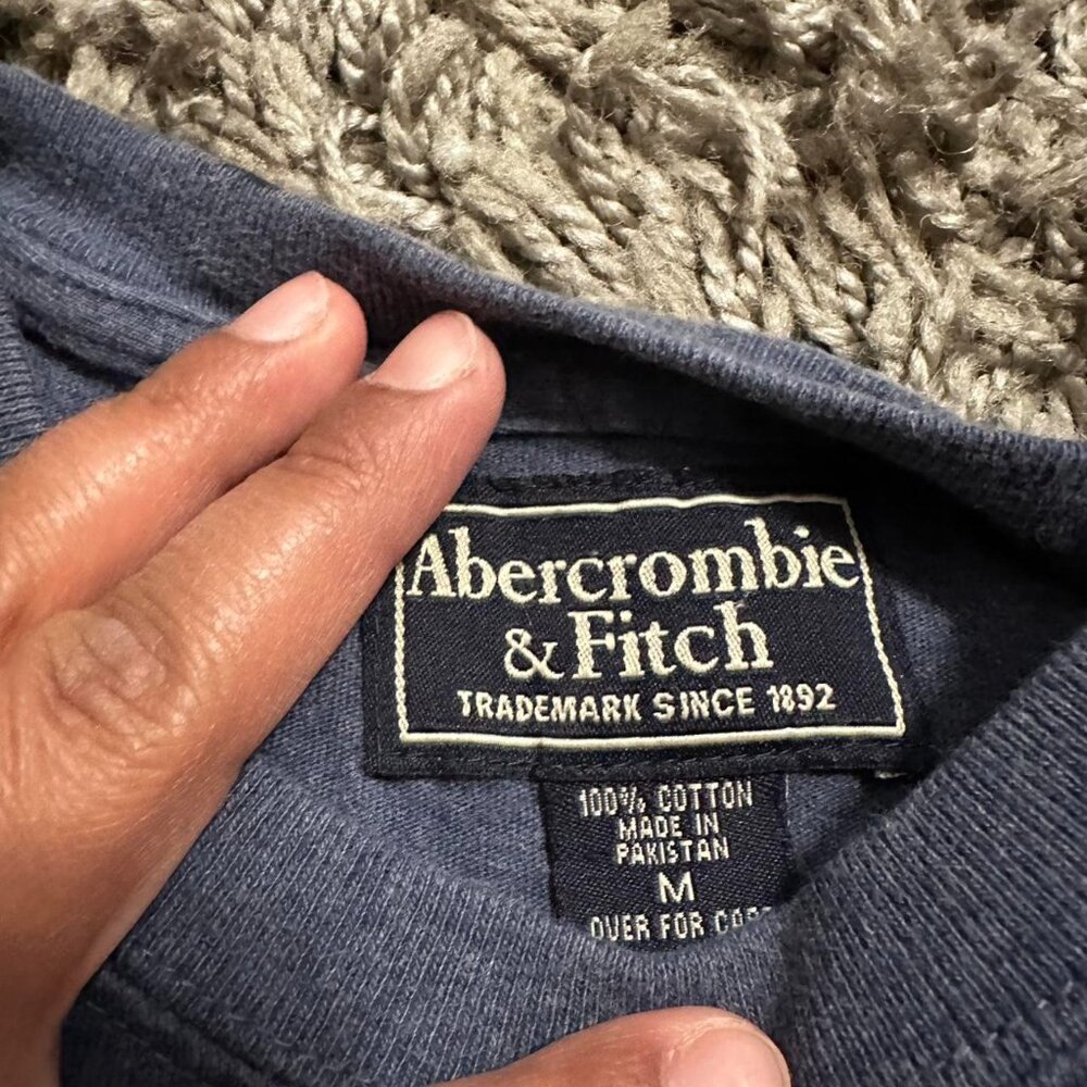 2000s Abercrombie and Fitch Graphic Logo Tee Size M - Picture 3 of 5